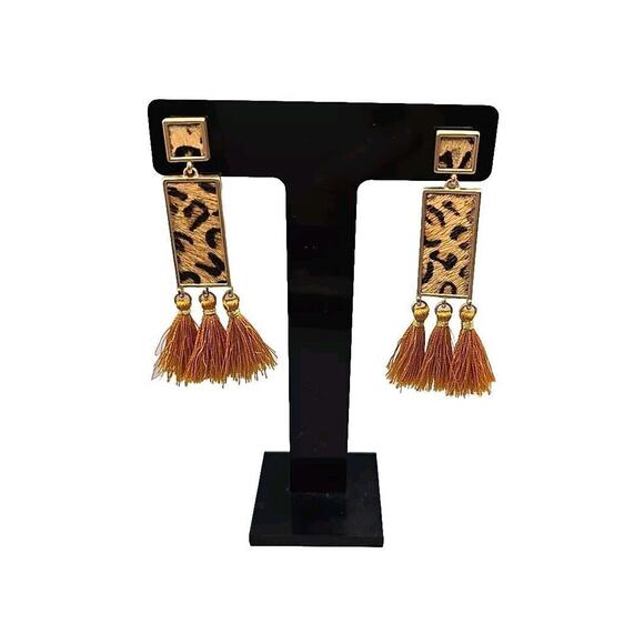 Pierced Earrings Animal Print Dangle Cheetah Leopard Imitation Leather Pattern - Picture 1 of 5